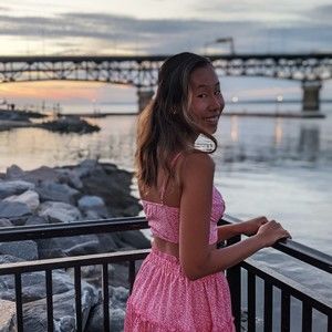 Meet your Posher, Alyah